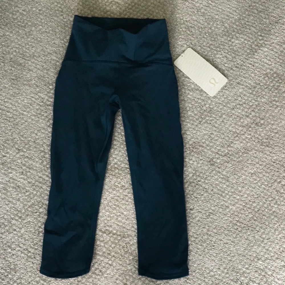 Train times crop leggings